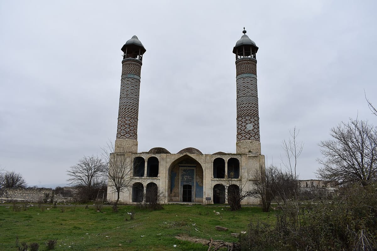 Şimal fasadı, mart 2018